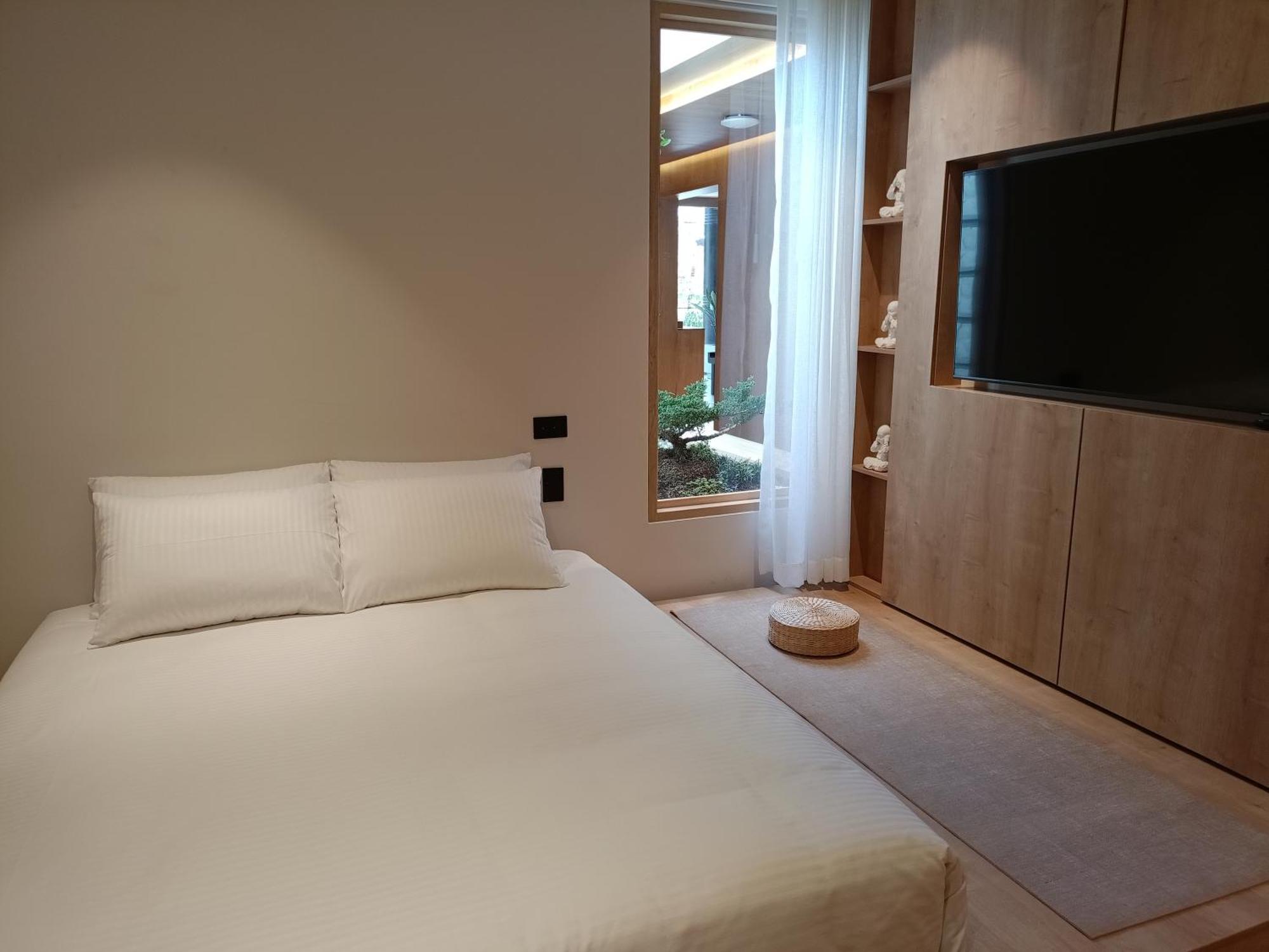 Casa Tokyo Manila By Xcay Home Меделин Екстериор снимка
