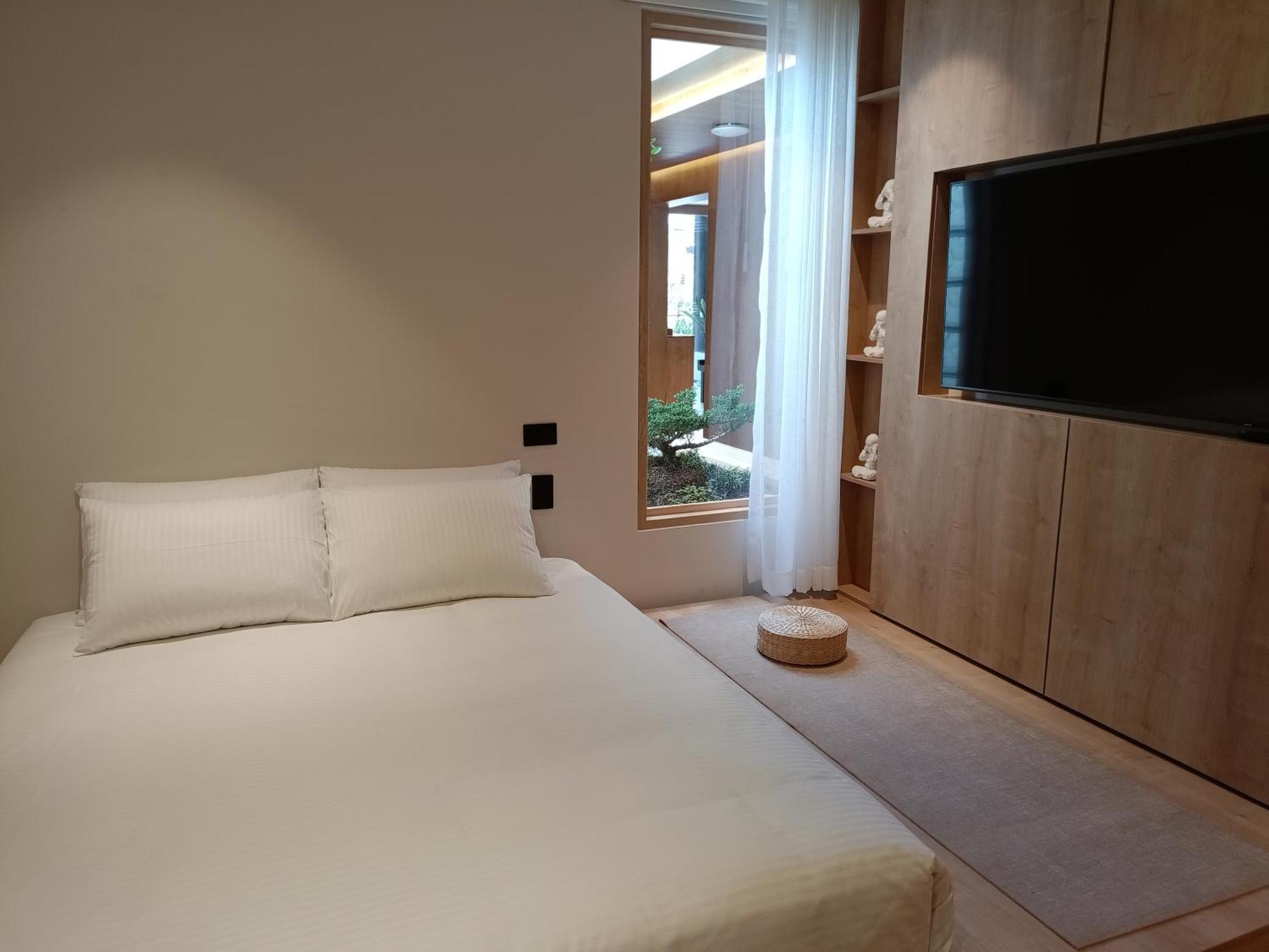 Casa Tokyo Manila By Xcay Home Меделин Екстериор снимка